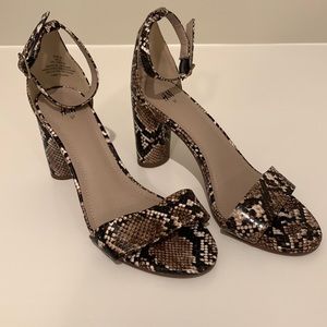 H&M Snake Skin Print Chunky Heel Ankle Strap Sandal Size 37/6